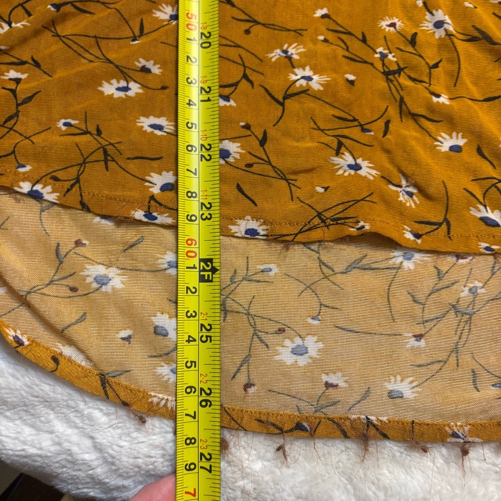 Eden & Olivia Blouse Medium Mustard Gold Floral White Sleeveless Buttons Boho - Picture 14 of 14